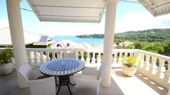 Paradise White House Villa Tower Isle 3*,