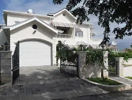 Paradise White House Villa Tower Isle 3*,  牙买加